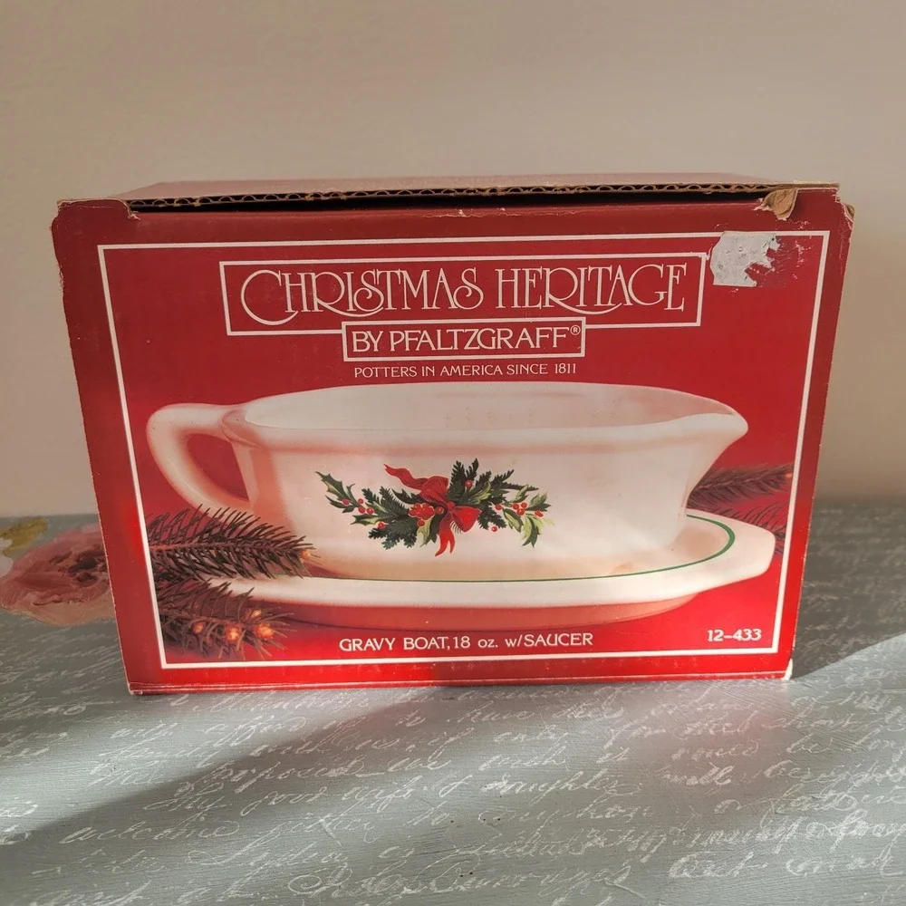VINTAGE PFALTZGRAFF CHRISTMAS HERITAGE GRAVY BOAT & SAUCER in BOX - DISCONTINUED